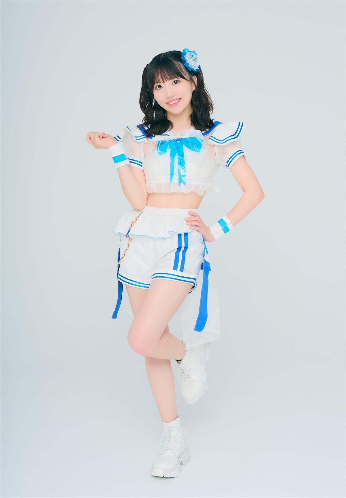 シースルーが特徴的な「愛をこころにサマーと数えよ」衣装を着る大和明桜。(c)徳間書店（撮影：田中瞳）