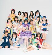 16人それぞれ異なる楽曲の衣装を着た虹のコンキスタドール。(c)徳間書店（撮影：田中瞳）