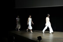 入場するPerfume。