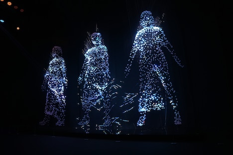 最初に展示される新作インスタレーション「We are Perfume」。