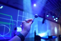 「無限未来」の展示に置かれた小型マーカー。