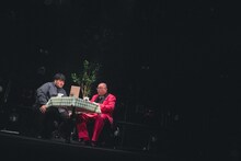 左から澤部渡、街裏ぴんく。（撮影：廣田達也）