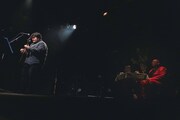 左から澤部渡、街裏ぴんく。(撮影:廣田達也)