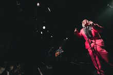 左から澤部渡、街裏ぴんく。（撮影：廣田達也）