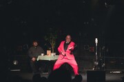 左から澤部渡、街裏ぴんく。(撮影:廣田達也)