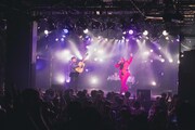 左から澤部渡、街裏ぴんく。(撮影:廣田達也)