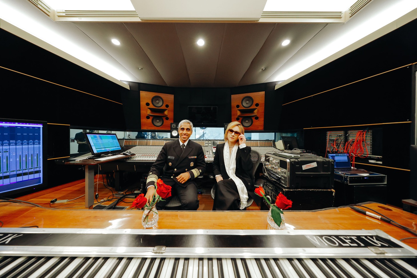 Dr.ビベク・マーシー、YOSHIKI。