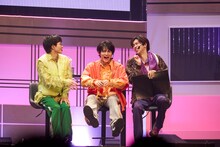 「3両ミックスソング」ゲームに挑戦するタクヤ、ハル、リョウガ。（撮影：米山三郎）