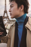 三山凌輝1st写真集「Gaze」通常版 表紙（撮影：嶌原佑矢）