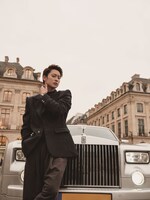 三山凌輝1st写真集「Gaze」通常版 表紙（撮影：嶌原佑矢）