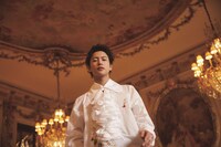 三山凌輝1st写真集「Gaze」通常版 表紙（撮影：嶌原佑矢）