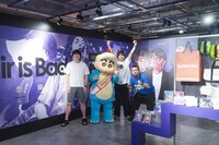 ポップアップショップに来店したMy Hair is Badとクレヨンしんちゃん。（Photo by Takeshi Yao）