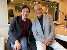 左から郷ひろみ、上柳昌彦。