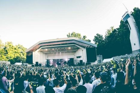 楠木ともり「TOMORI KUSUNOKI SUMMER LIVE 2024 -ツキノミチカケ-」の様子。（撮影：渡邉一生）