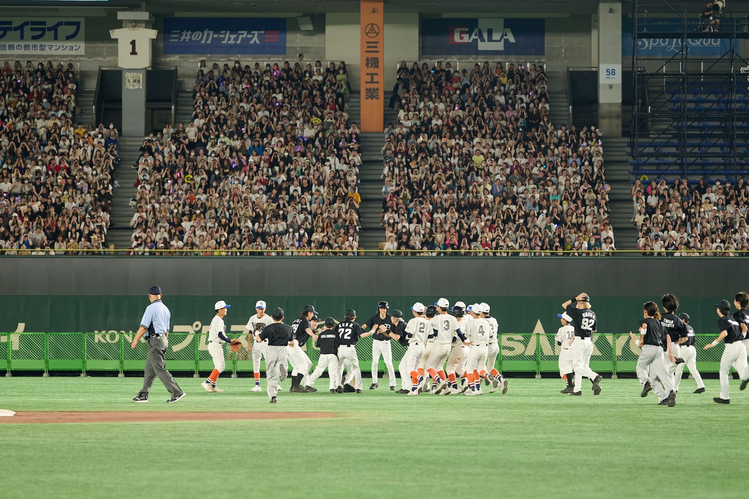 「Act for HOPE to HEROes PROJECT in TOKYO DOME」の様子。(c)TOBE Co., Ltd.