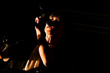 「The Cut」でラップを繰り出す小出祐介（Vo, G / Base Ball Bear）。（撮影：高田梓）