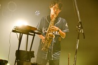 Galileo GalileiサポートメンバーのOhkubo Junya（Sax, Flute）。（撮影：高田梓）
