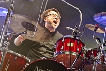 堀之内大介（Dr, Cho / Base Ball Bear）（撮影：高田梓）