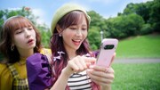 Google Pixel 9シリーズ　au新Web CM「公園」編より。