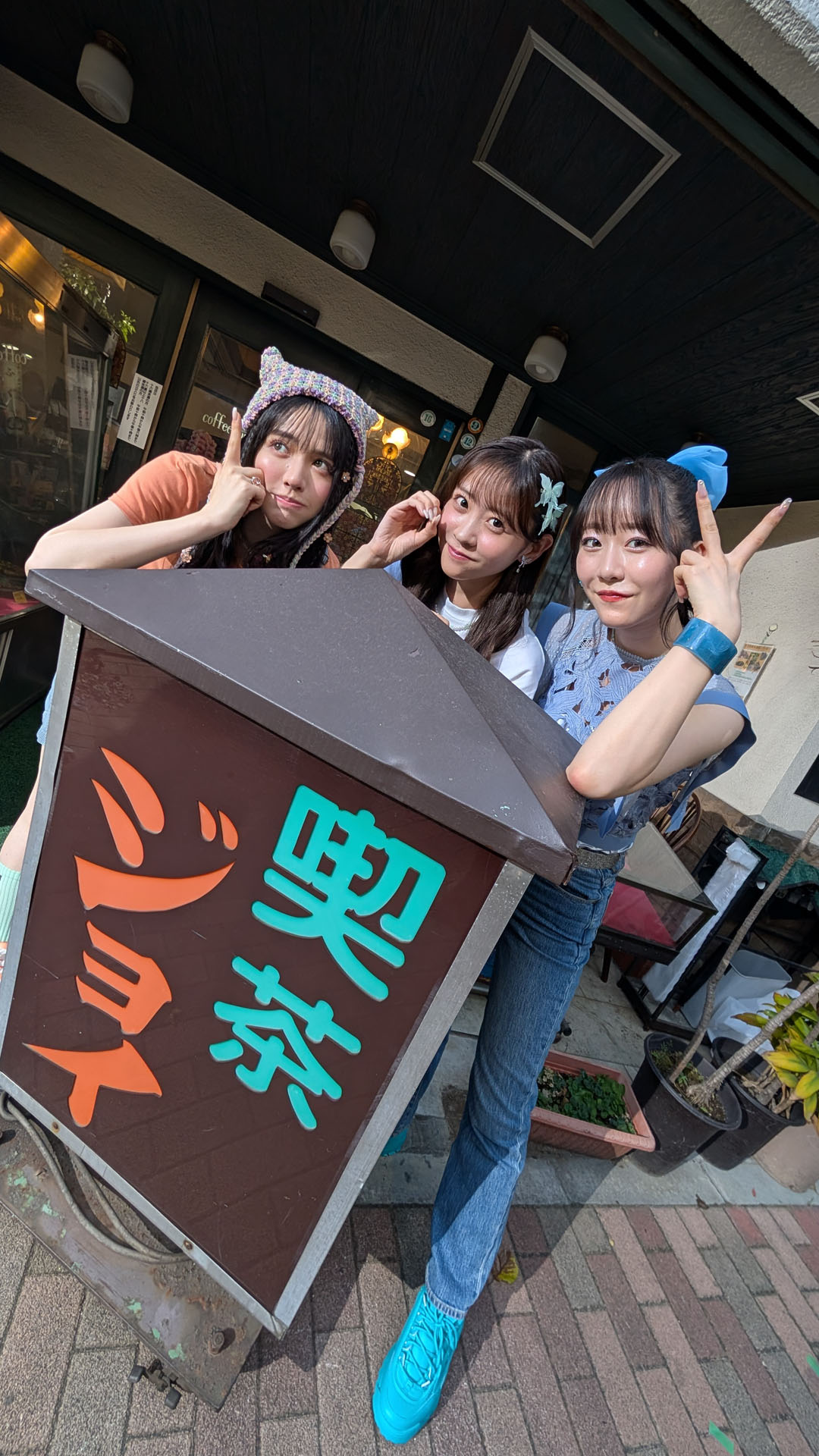 CMオフショット。