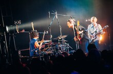 BREIMENのライブの様子。（Photo by Kana Tarumi）