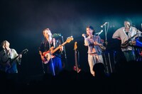 BREIMENと鈴木真海子のコラボの様子。（Photo by Kana Tarumi）