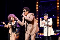 「masayuki suzuki taste of martini tour 2024 ～Step123 season2 "Snazzy"～」の様子。（撮影：三浦憲治）