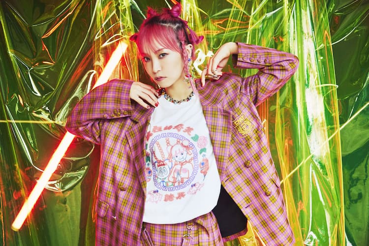LiSA×Candy Stripper、ネオンがテーマのコラボアイテム発売 - 音楽ナタリー
