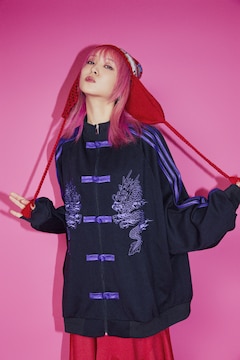 LiSA×Candy Stripper、ネオンがテーマのコラボアイテム発売 - 音楽ナタリー