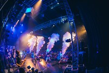 「INUWASI ONEMAN LIVE 2024〝狗鷲一閃〟」の様子。（撮影：真島洸）