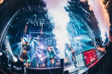 「INUWASI ONEMAN LIVE 2024〝狗鷲一閃〟」の様子。（撮影：真島洸）