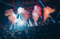 「INUWASI ONEMAN LIVE 2024〝狗鷲一閃〟」の様子。（撮影：真島洸）