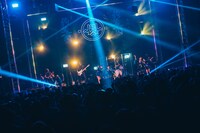 「INUWASI ONEMAN LIVE 2024〝狗鷲一閃〟」の様子。（撮影：真島洸）