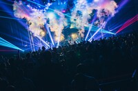 「INUWASI ONEMAN LIVE 2024〝狗鷲一閃〟」の様子。（撮影：真島洸）