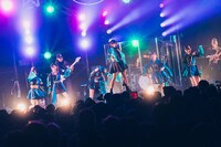 「INUWASI ONEMAN LIVE 2024〝狗鷲一閃〟」の様子。（撮影：真島洸）