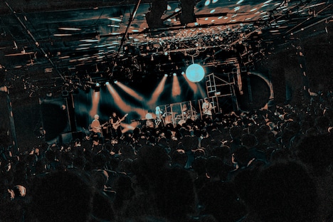 a子「a子 Live Tour 2024 "Umbilical Cord"」東京公演の様子。(Photo by Goku Noguchi)