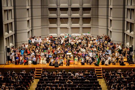 「マンボde チョコボ」の大合奏は大にぎわい。