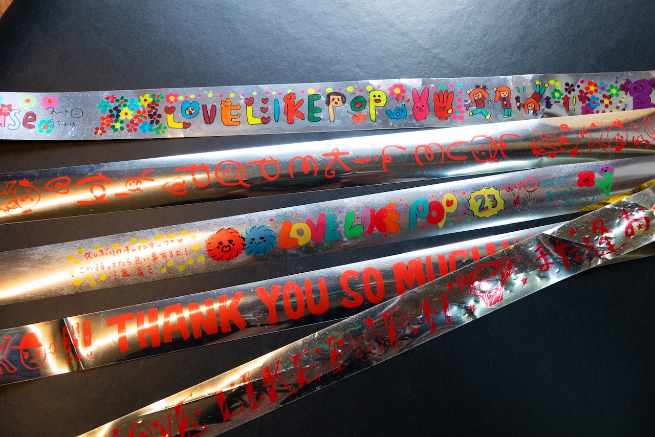 店内には大量の銀テープが保管されている。