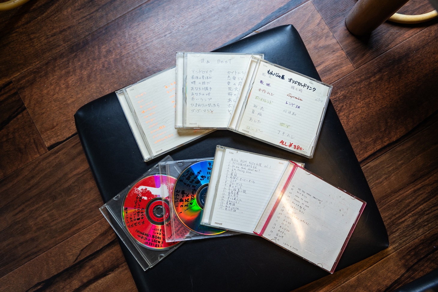 aikoファンのお客さんが持参してきたCD-Rの一部。