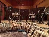 左からU-zhaan、吉本ばなな。（写真提供：NHK）