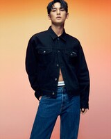 MINGYUを起用したCalvin Klein2024年秋のデニムキャンペーンビジュアル。