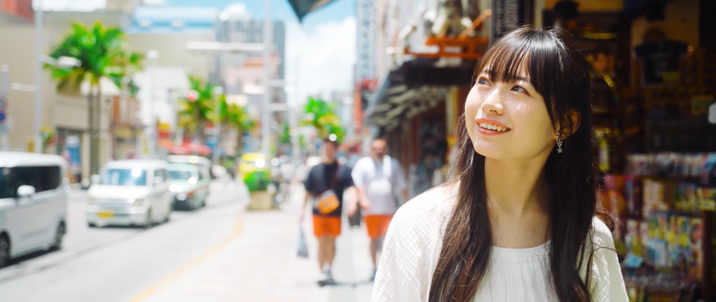 其原有沙「Today Is A Special Day」ミュージックビデオより。