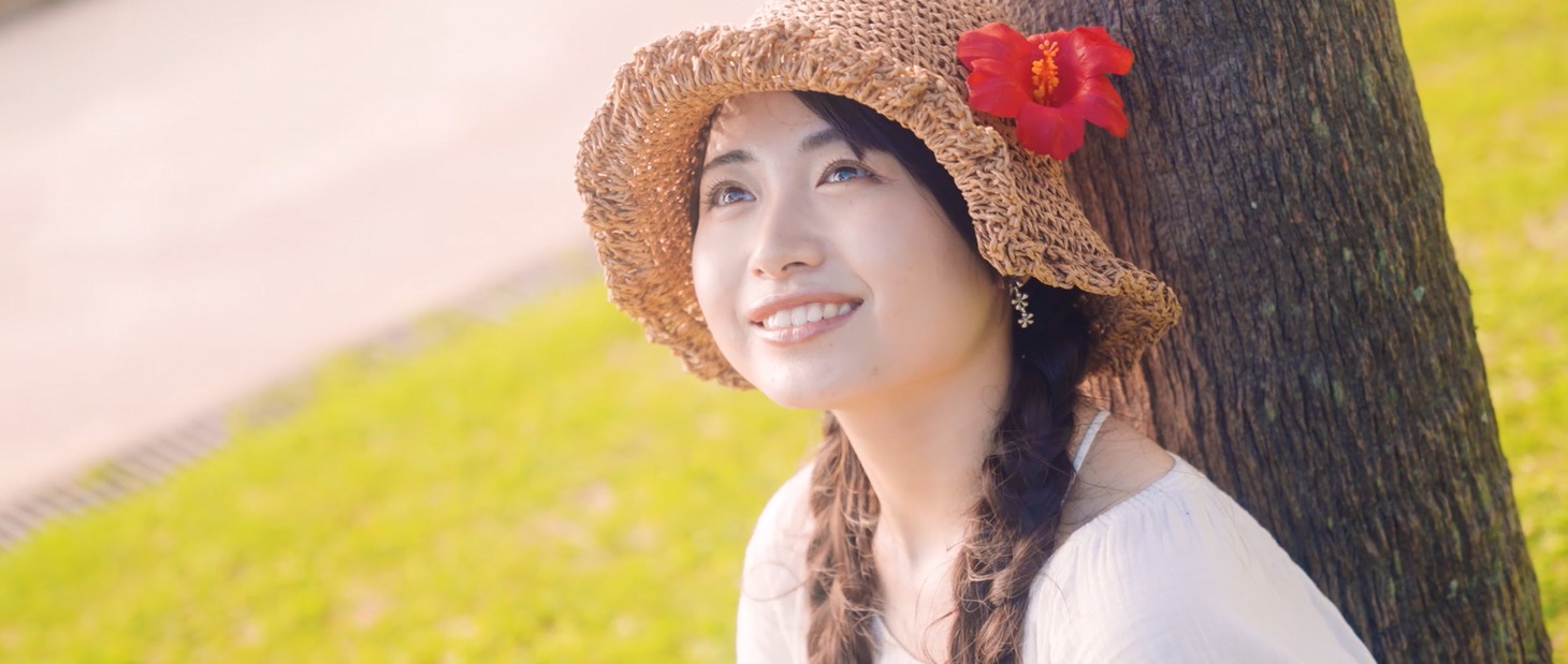 其原有沙「Today Is A Special Day」ミュージックビデオより。