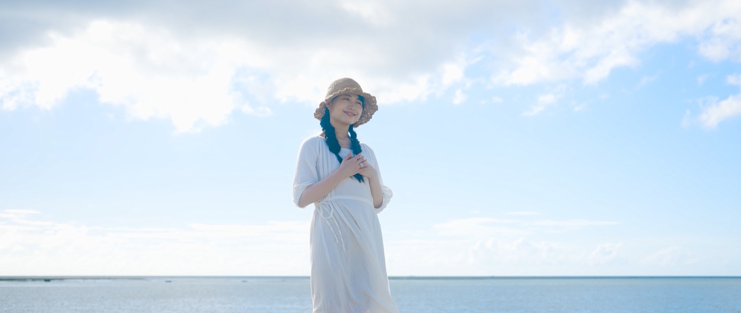 其原有沙「Today Is A Special Day」ミュージックビデオより。