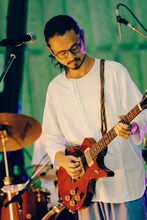 長岡亮介（ペトロールズ）（Photo by renzo）