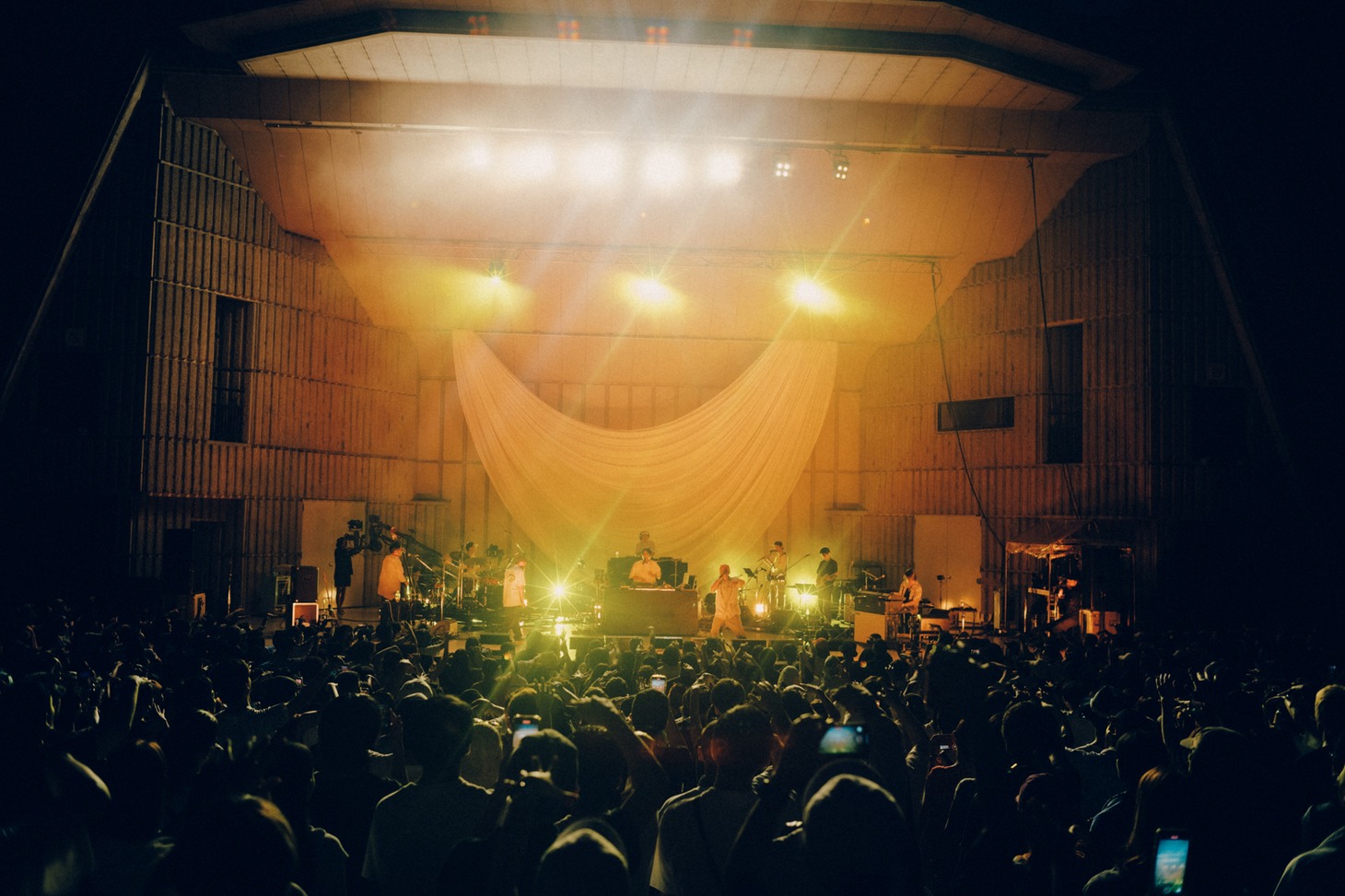 STUTS「“90 Degrees” LIVE at 日比谷公園大音楽堂」の様子。（Photo by renzo）