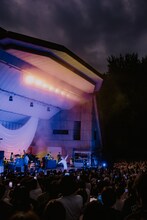 STUTS「“90 Degrees” LIVE at 日比谷公園大音楽堂」の様子。（Photo by Daiki Miura）