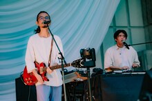 長岡亮介（ペトロールズ）とSTUTS。（Photo by Daiki Miura）