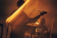 tayori「1st Live “春を待つ”」の様子。