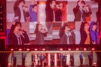 原因は自分にある。とSUPER★DRAGONによる「原因は君にもある。」の様子。